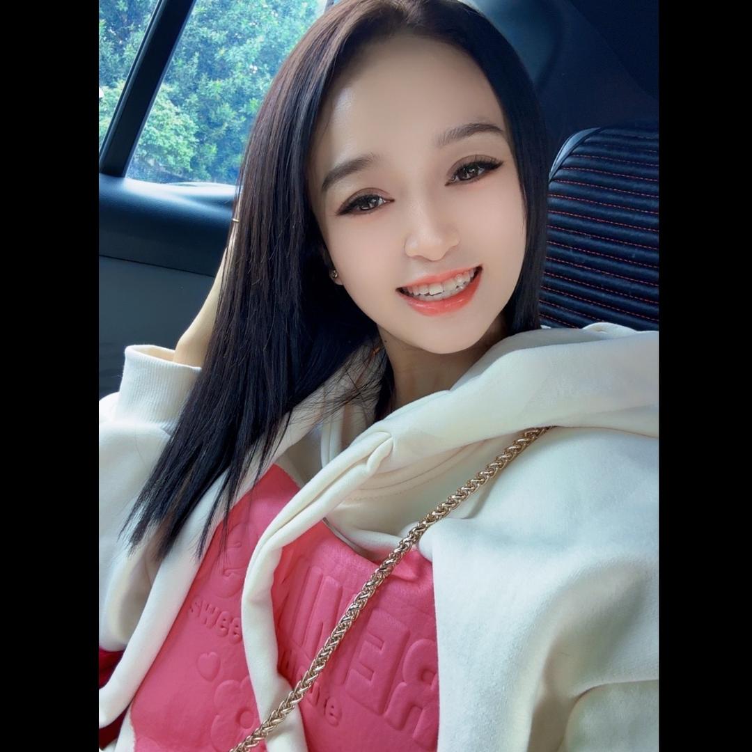 何以沫💫