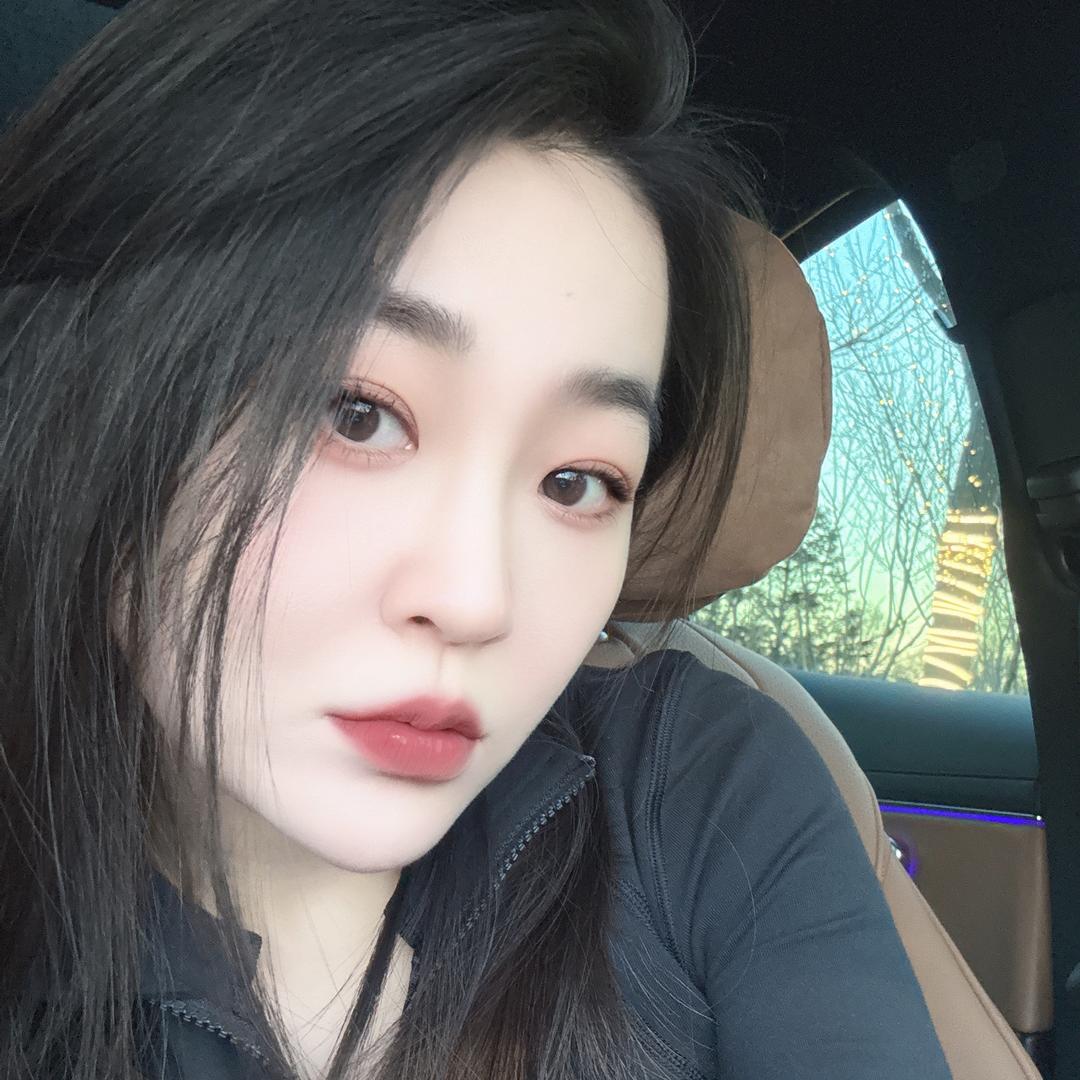 王思佳ღ