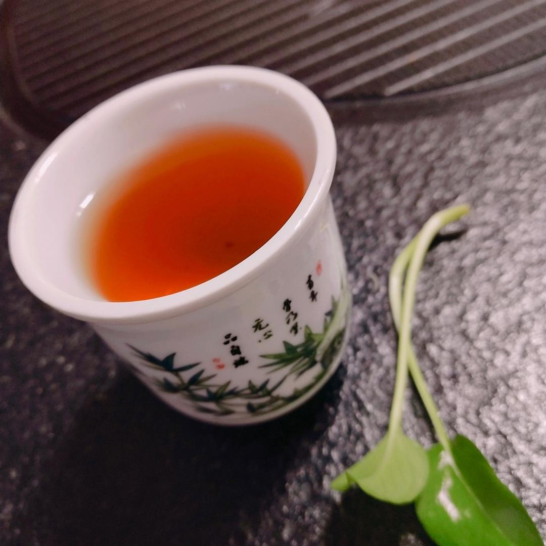 古塔区莱尔维思女装店