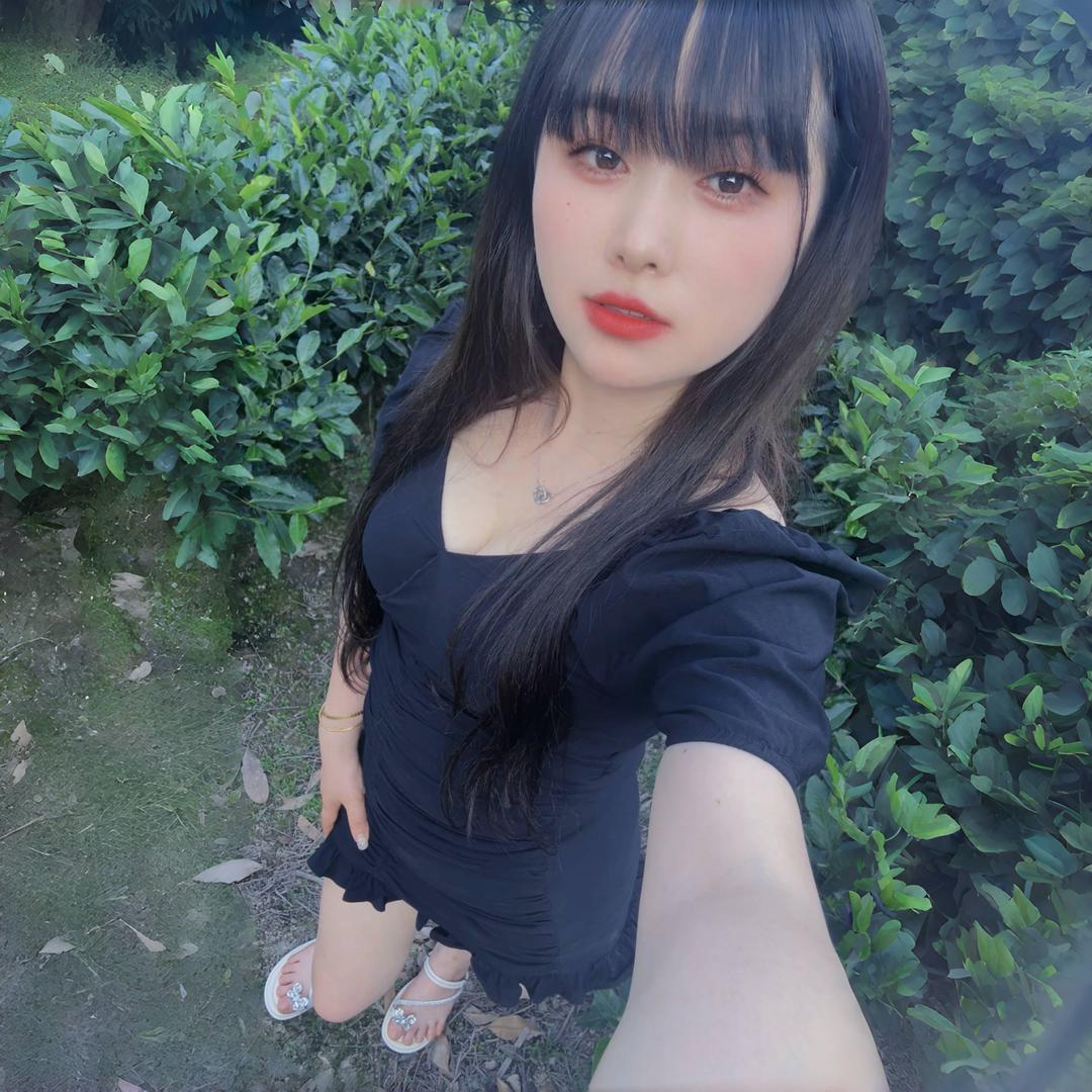 是丽丽吖