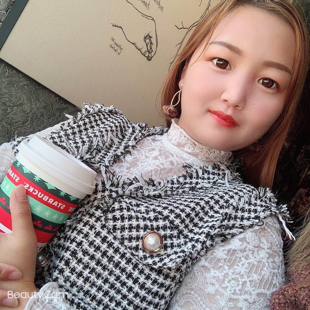 👩‍👧‍👧霏雪