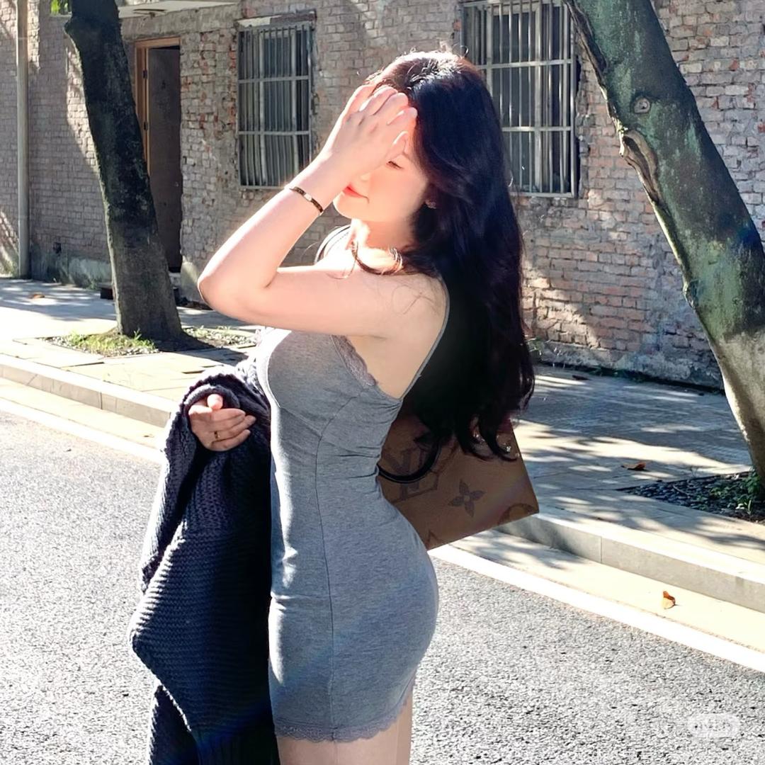 王一一.