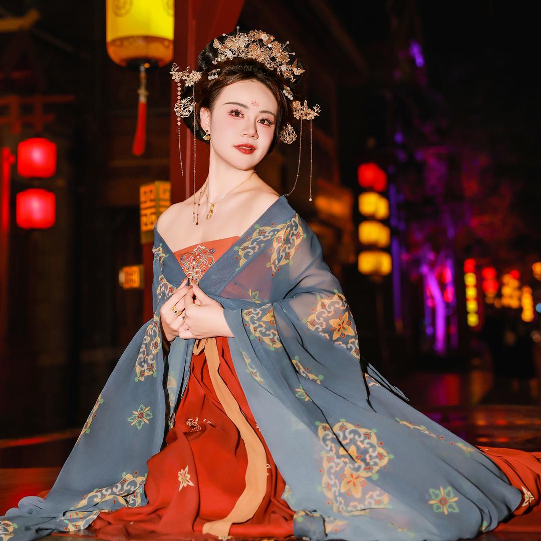 主持人高远🍀
