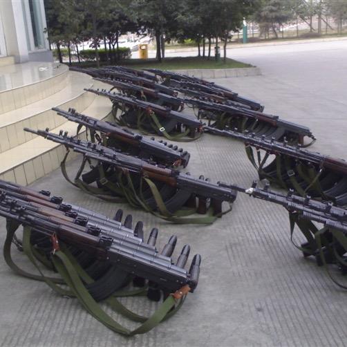 坐在坟头调戏鬼