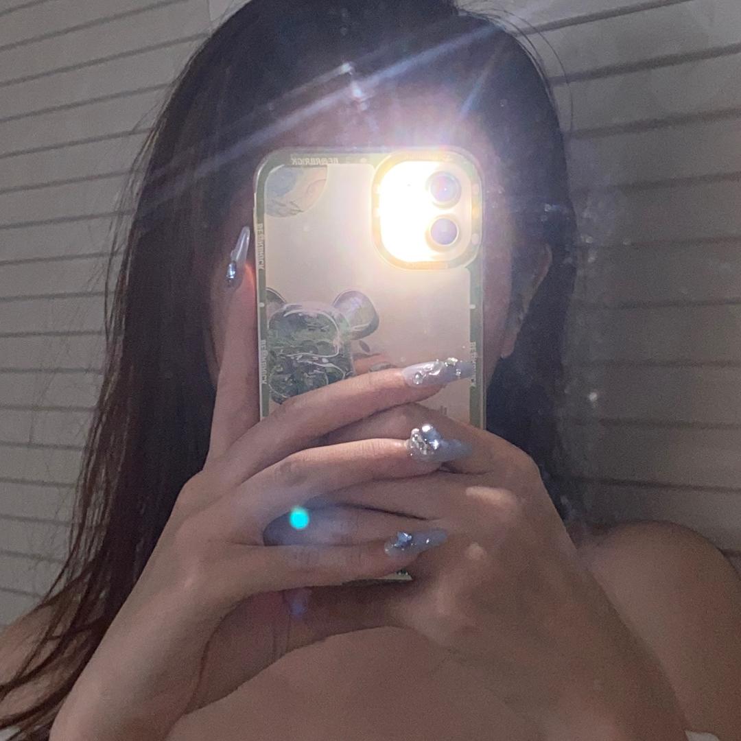 夏短短美妆美甲