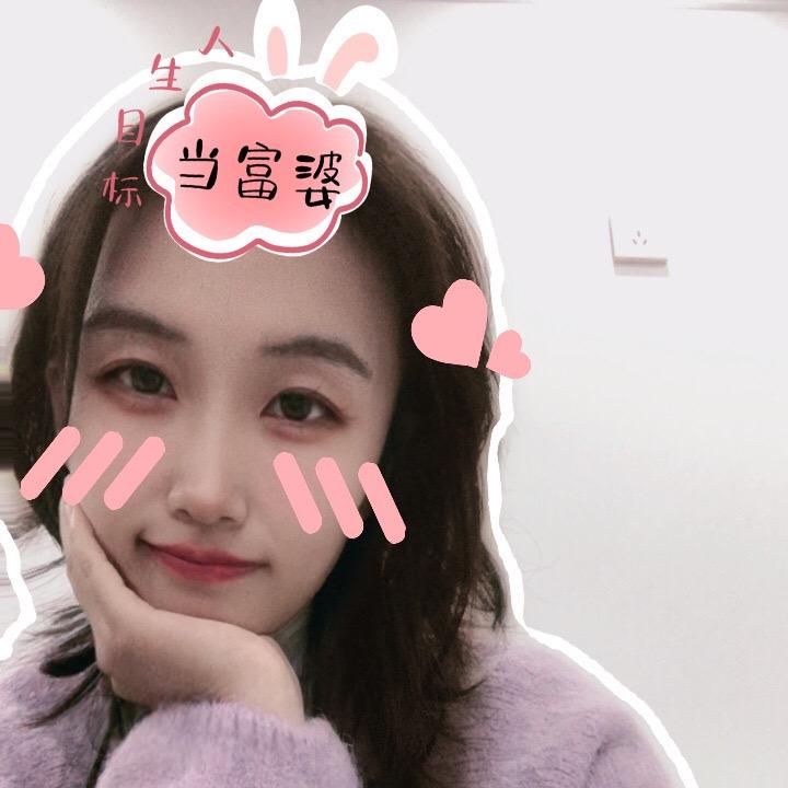 超乖的小财迷👧🏻 ✨