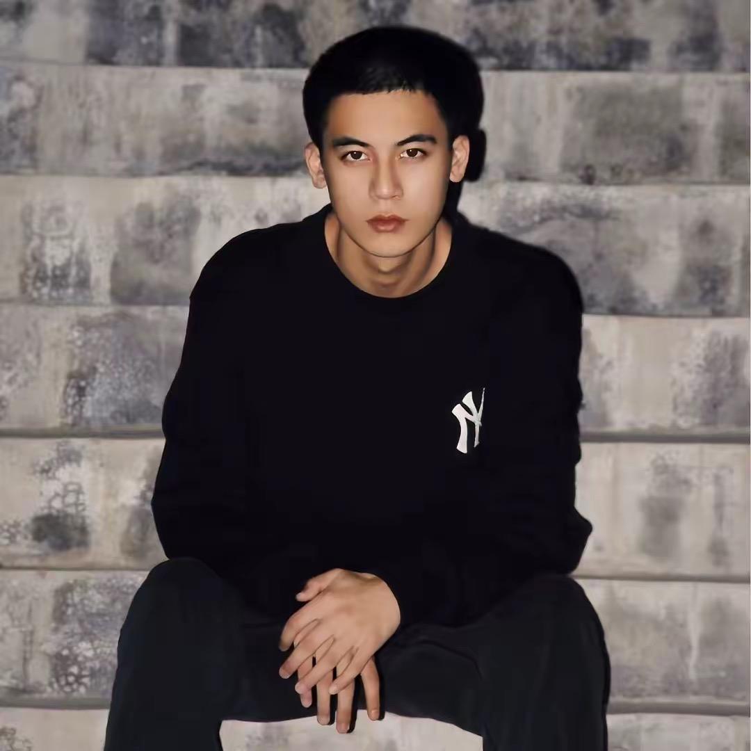 木兮.（车门被蹭，且当事人肇事逃逸版）