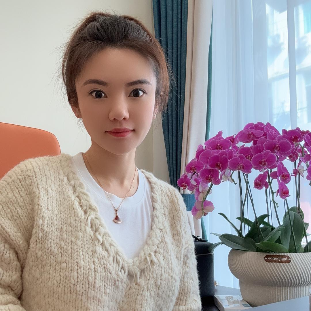 山妮美容周怡廷