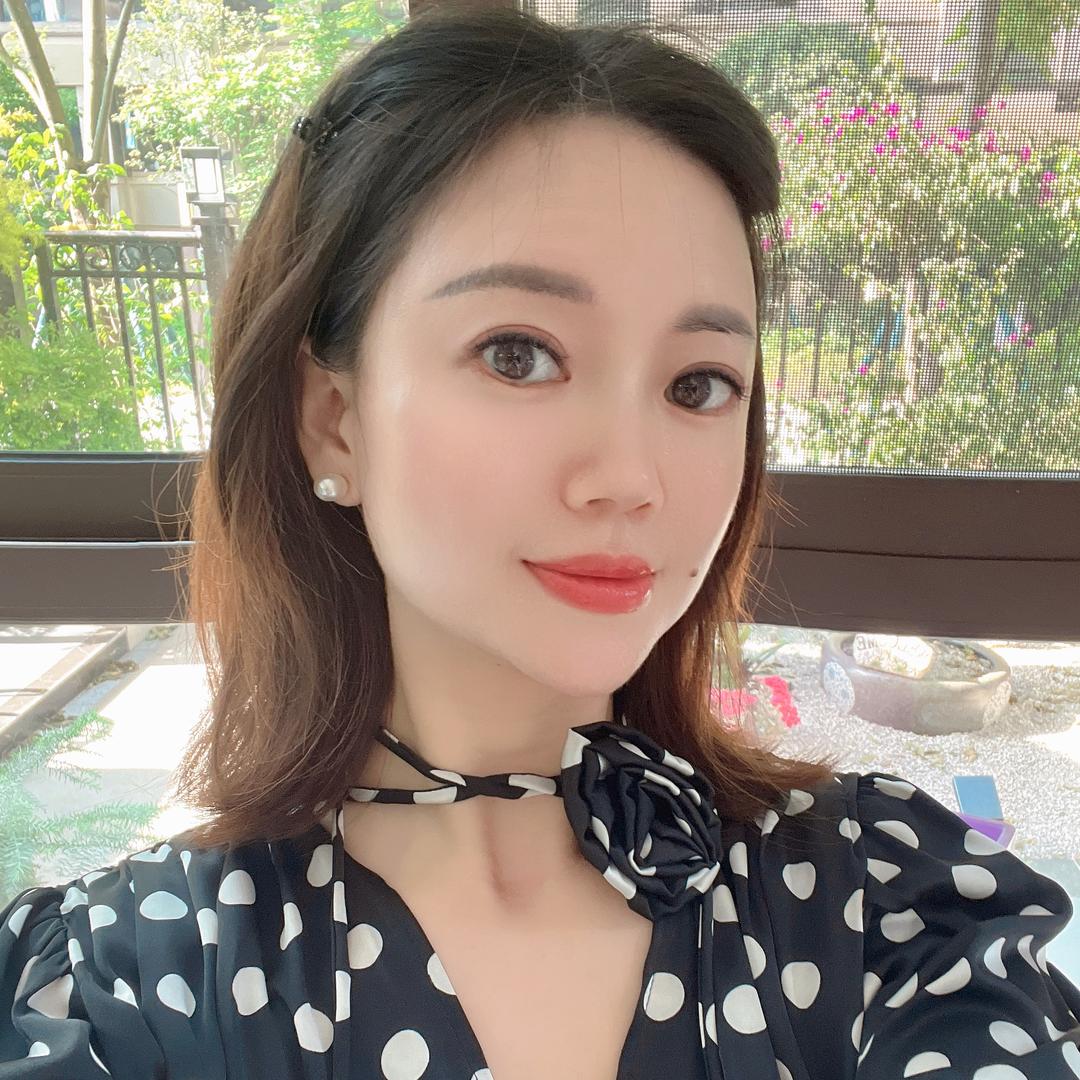 胥诺菡（洛梵美业创始人）