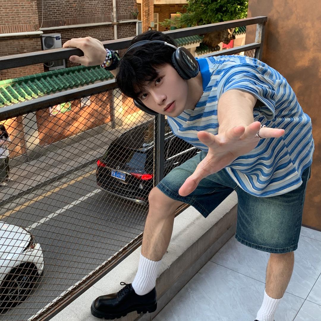 王林.
