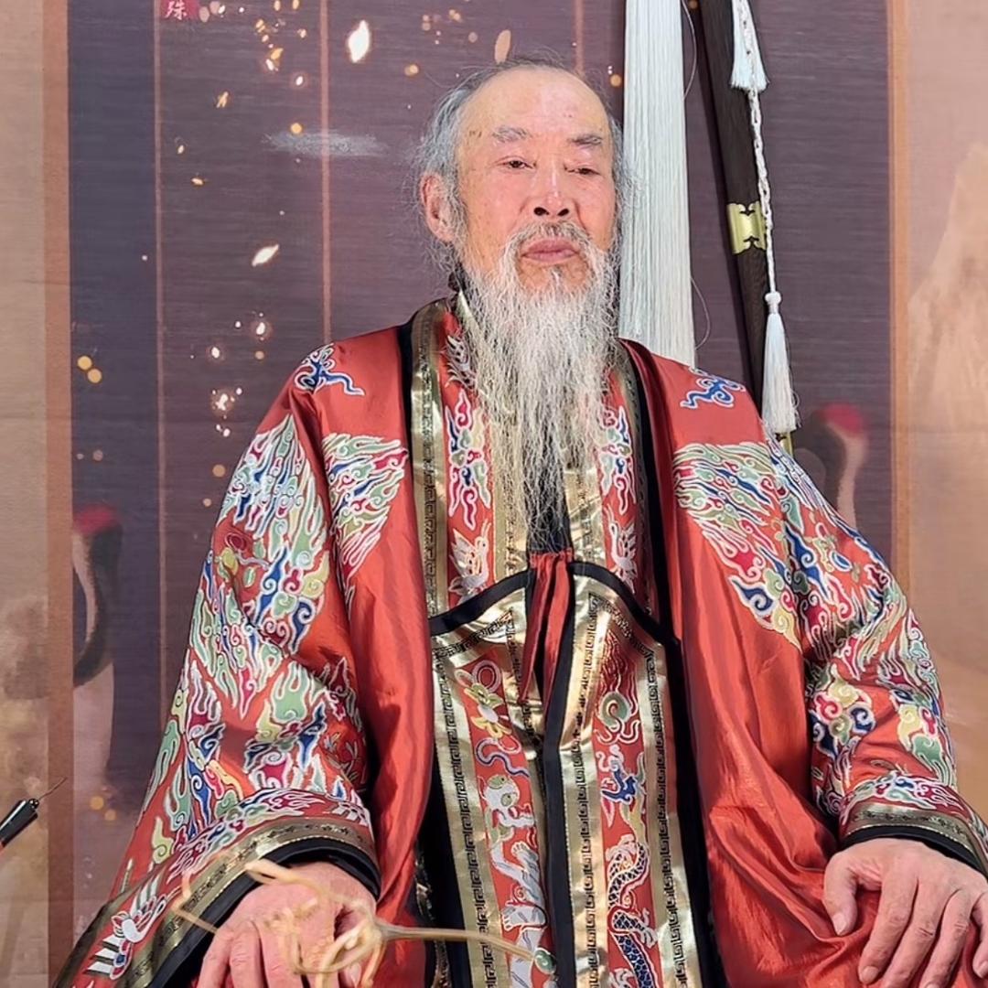 智障收容院院长