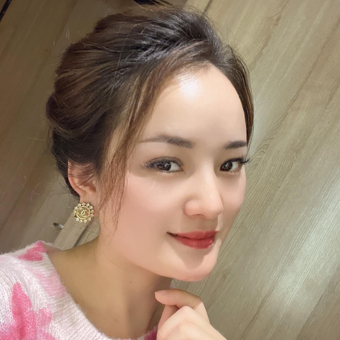 英子
