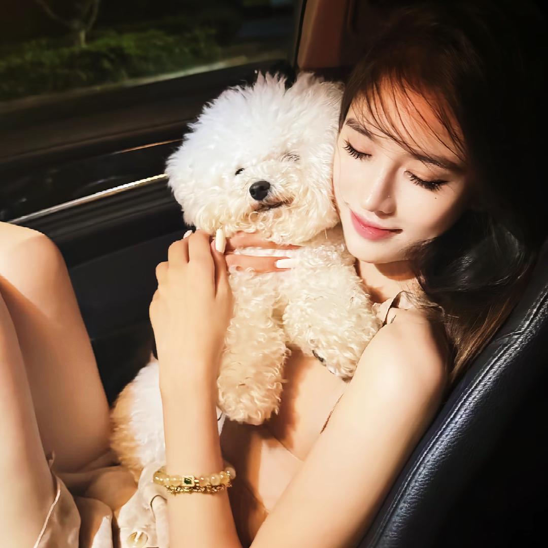 一棵疯长的野草