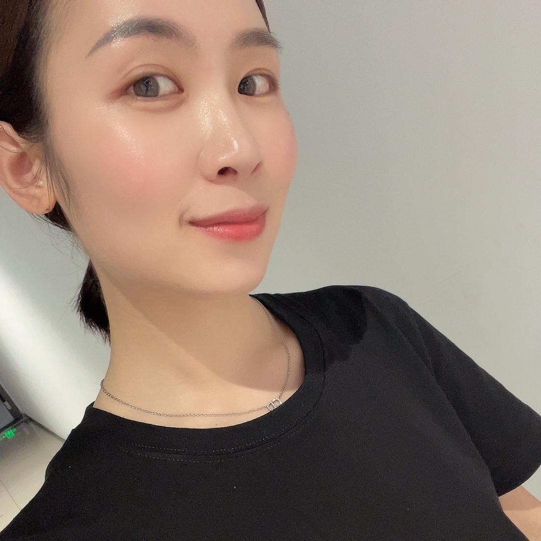 吃面包🍞的晴天