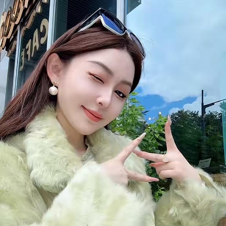 余潇潇💗高定原创穿搭