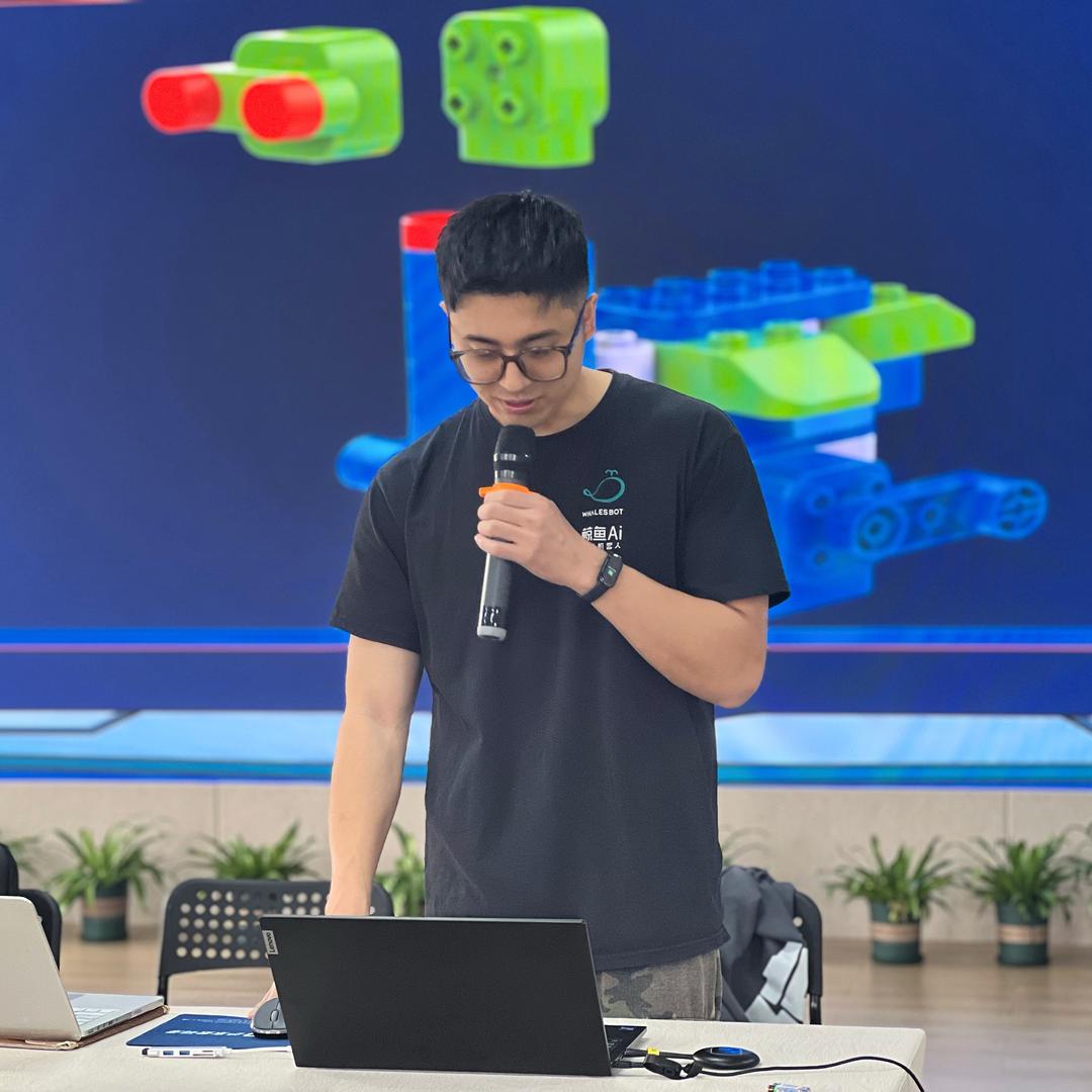 卖机器人的虞老师