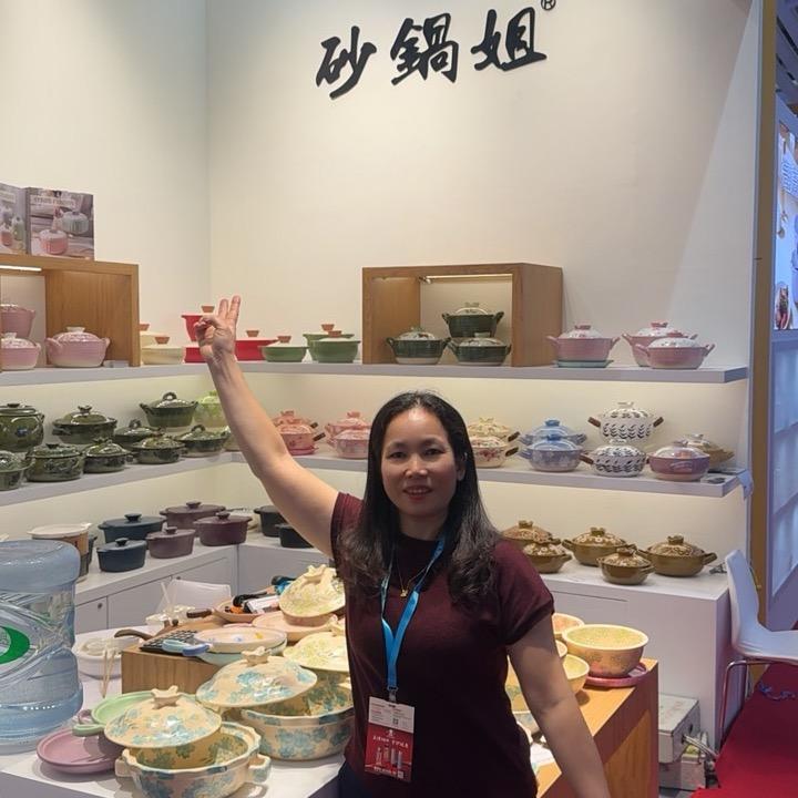 滚动陶瓷砂锅厂砂锅姐姐