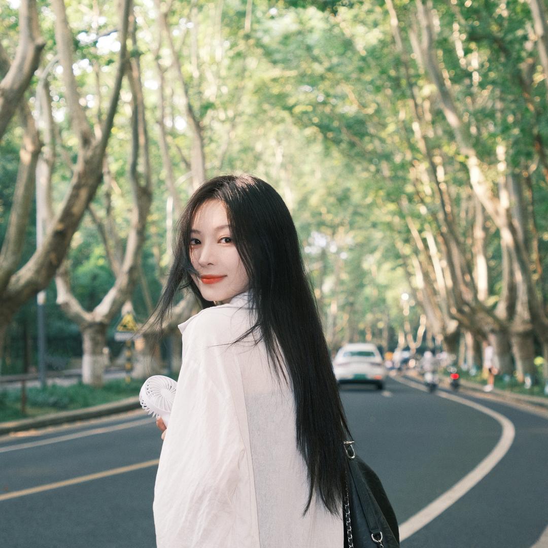 叶子服饰穿搭店