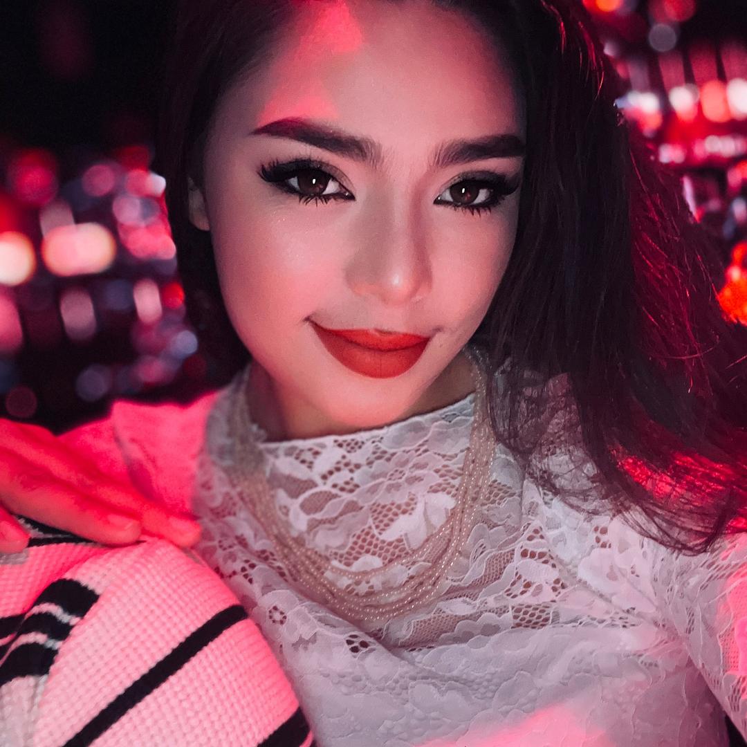 00后夫妻创业摆摊Vilong