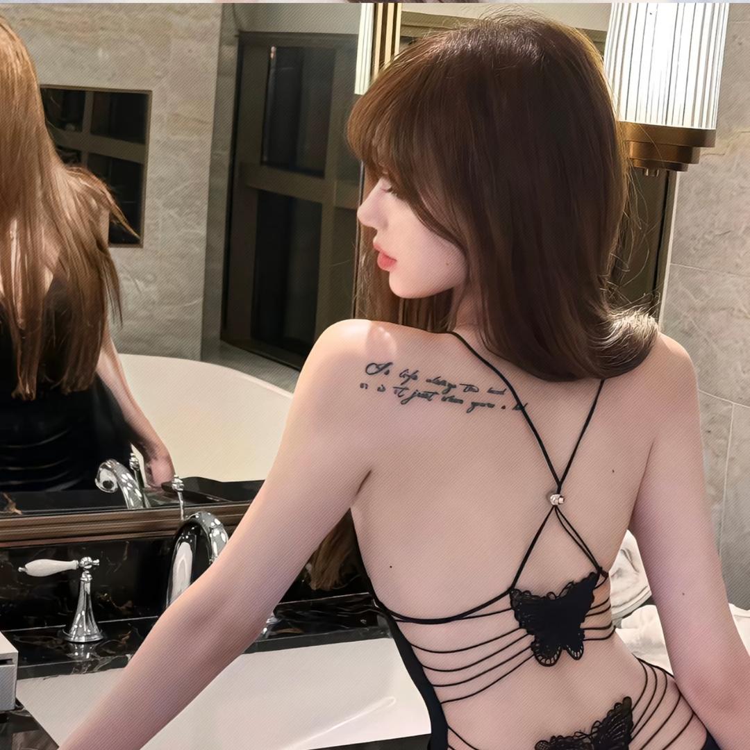 许月.