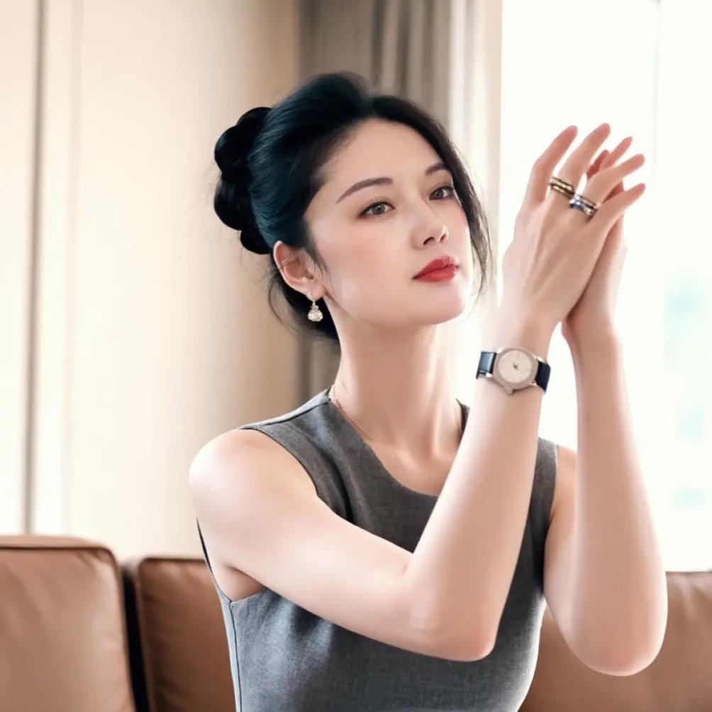 艳的橱窗