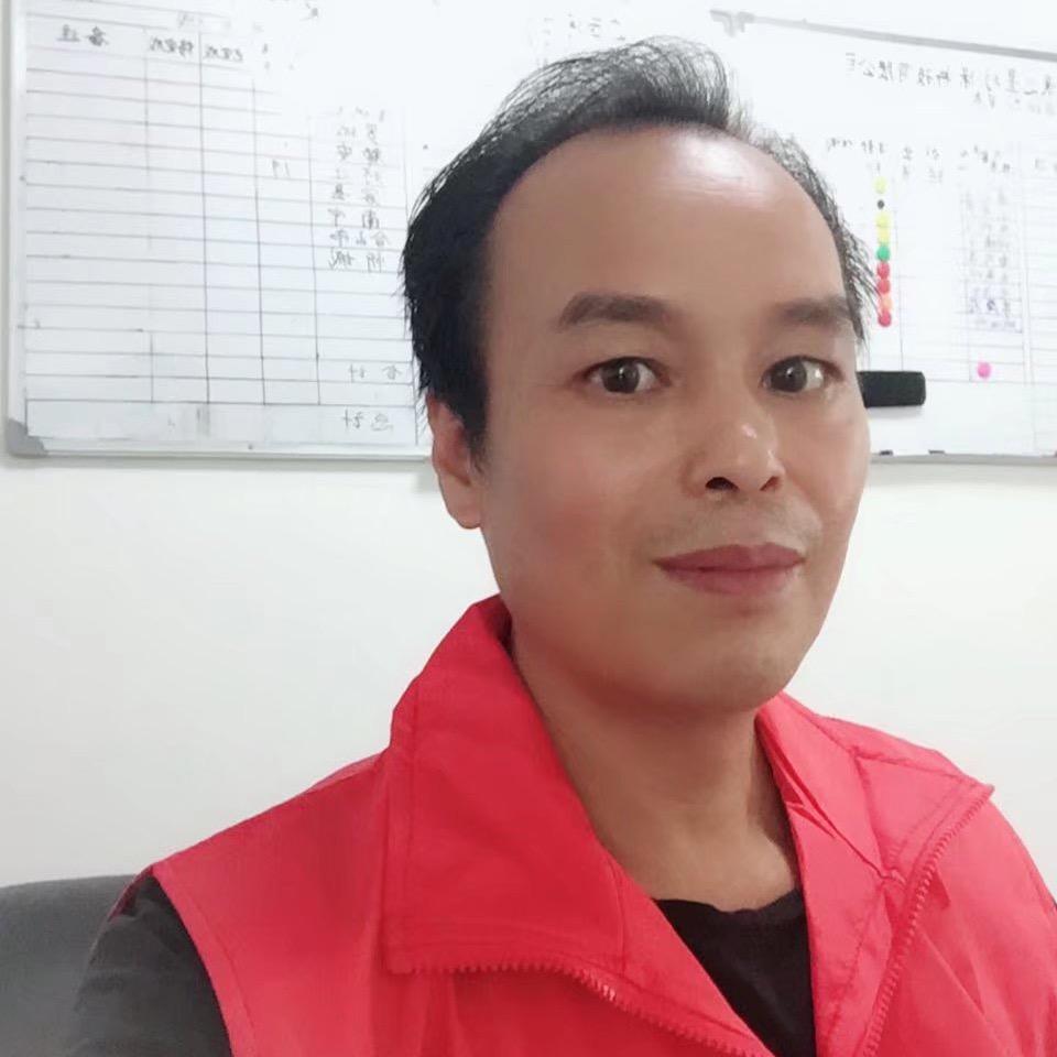 黄玲