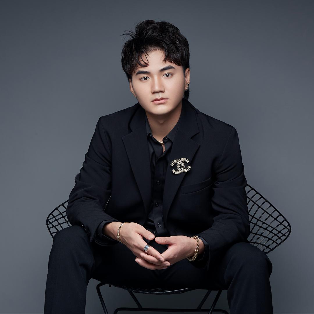 沙皮狗比较忧伤