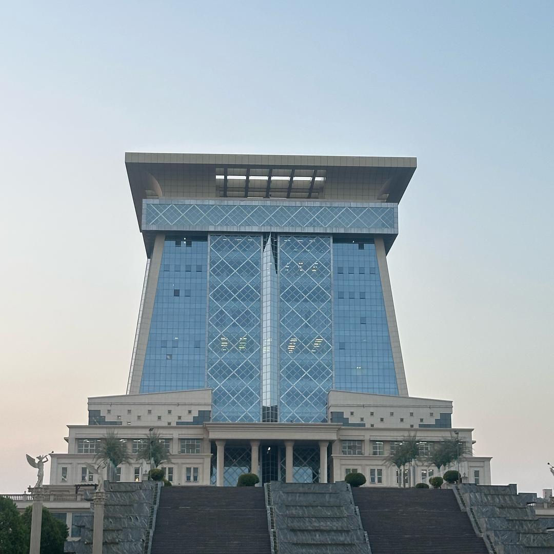 郑州西亚斯中专樊老师