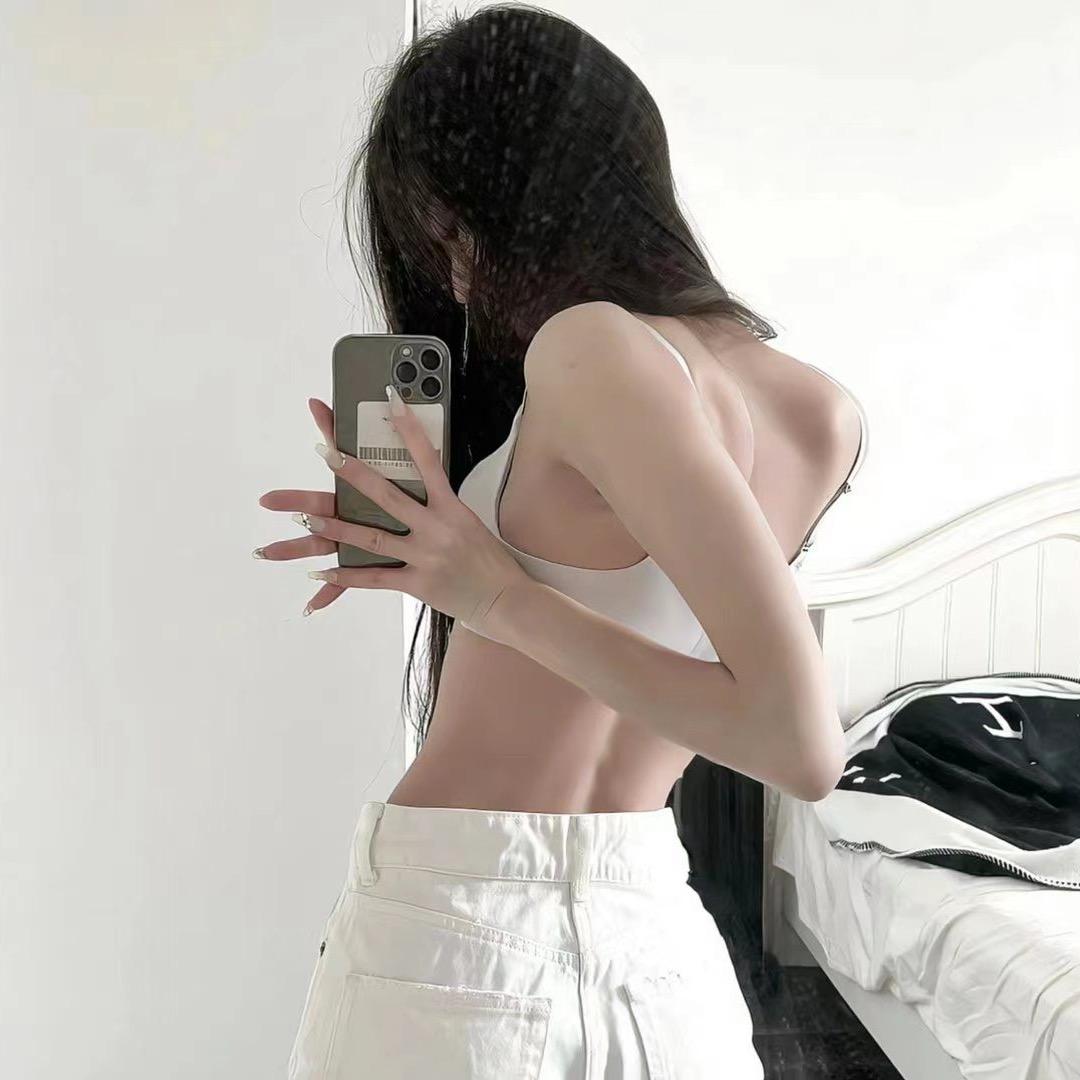 姝