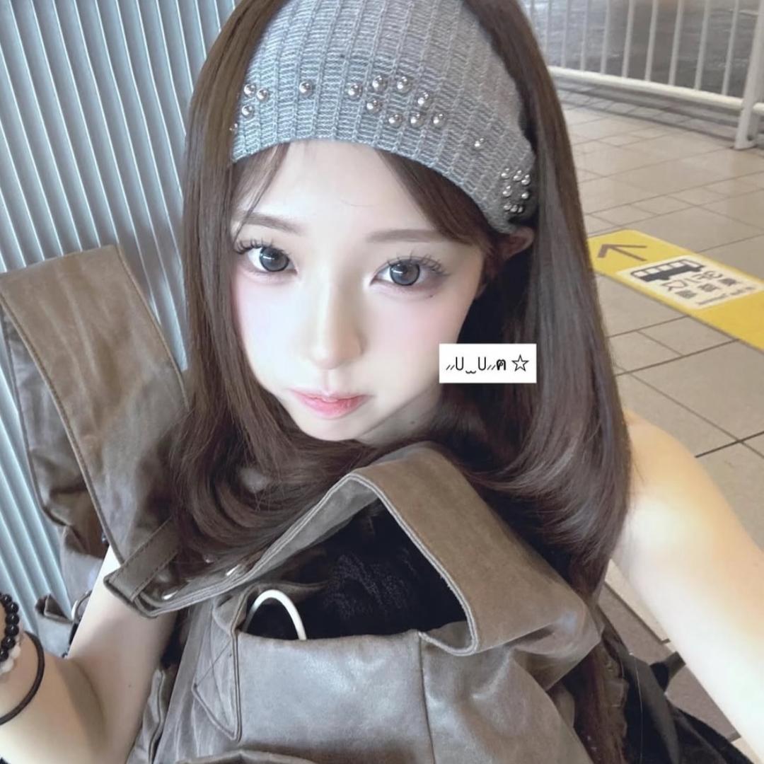 ^ 우Evas