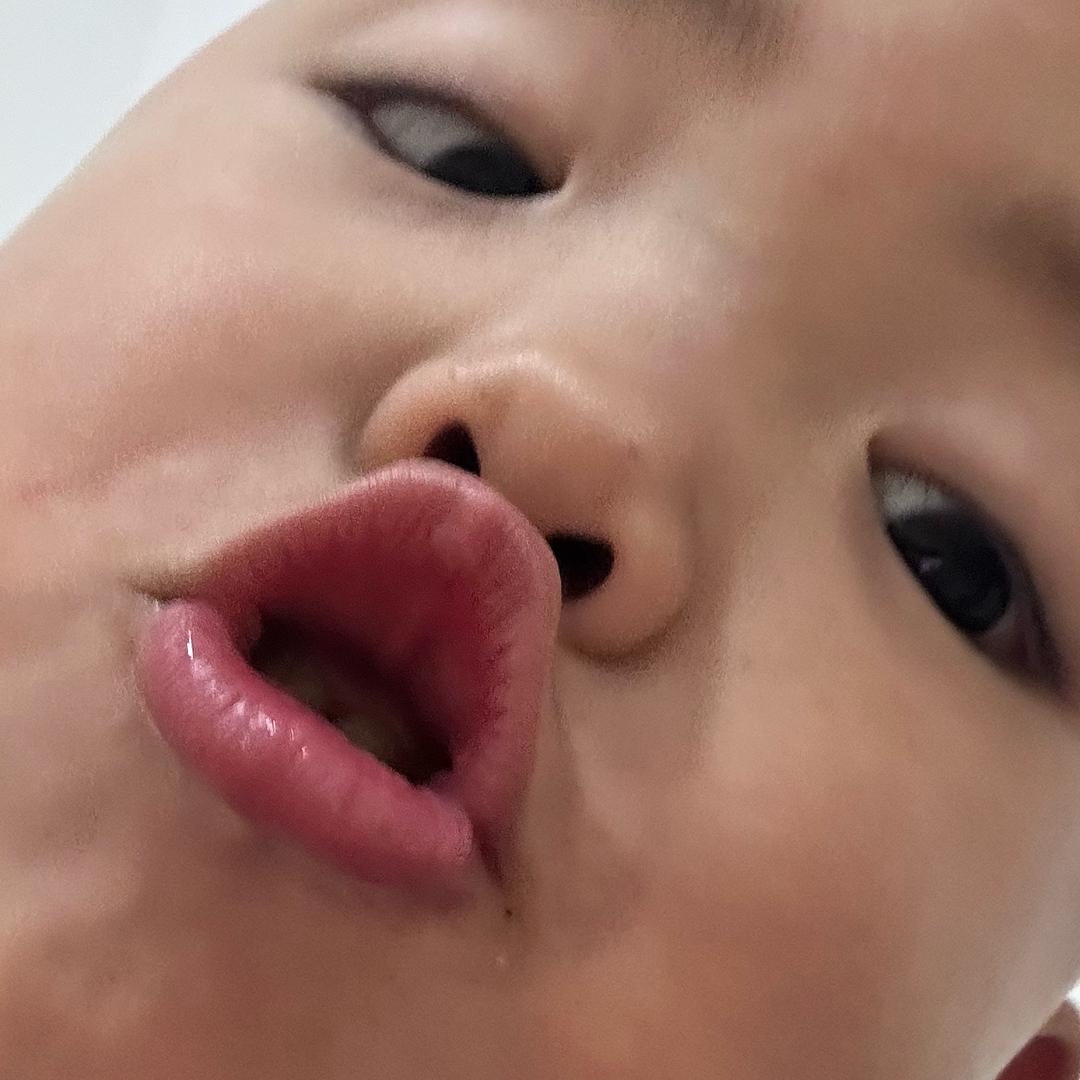 淡然一笑