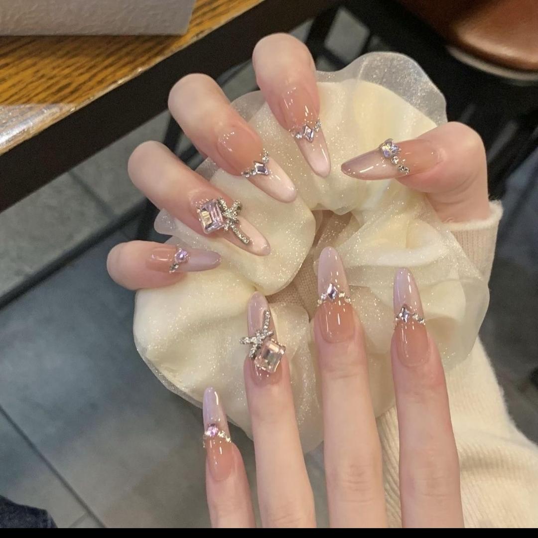 新疆沚钰穿戴甲