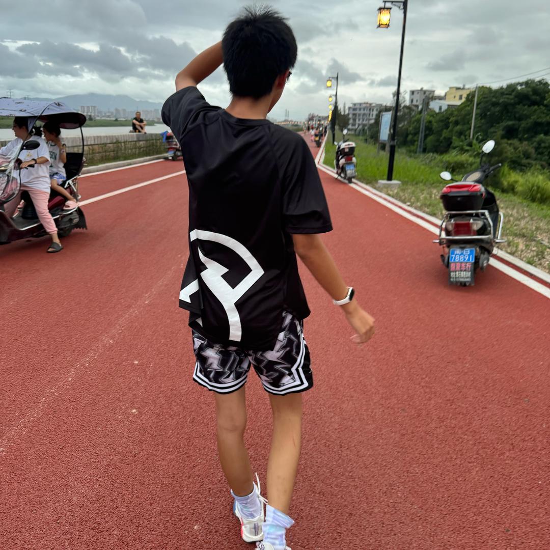 xy。