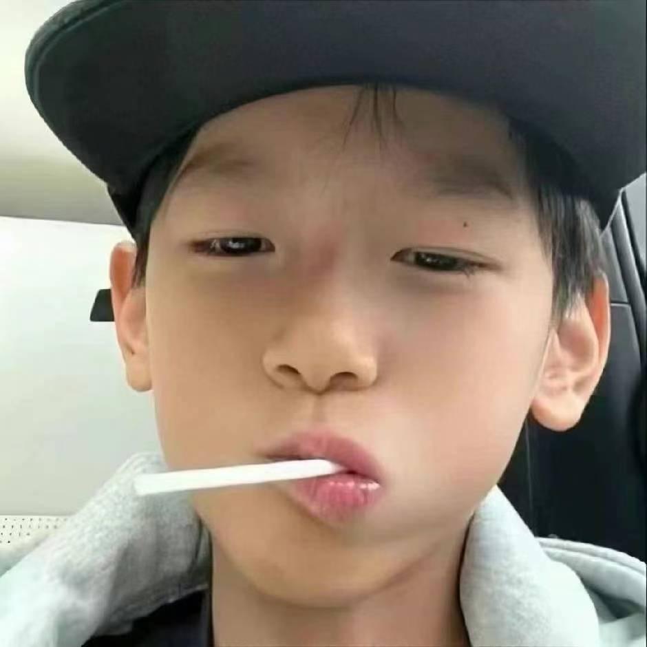 小鬼好想睡觉