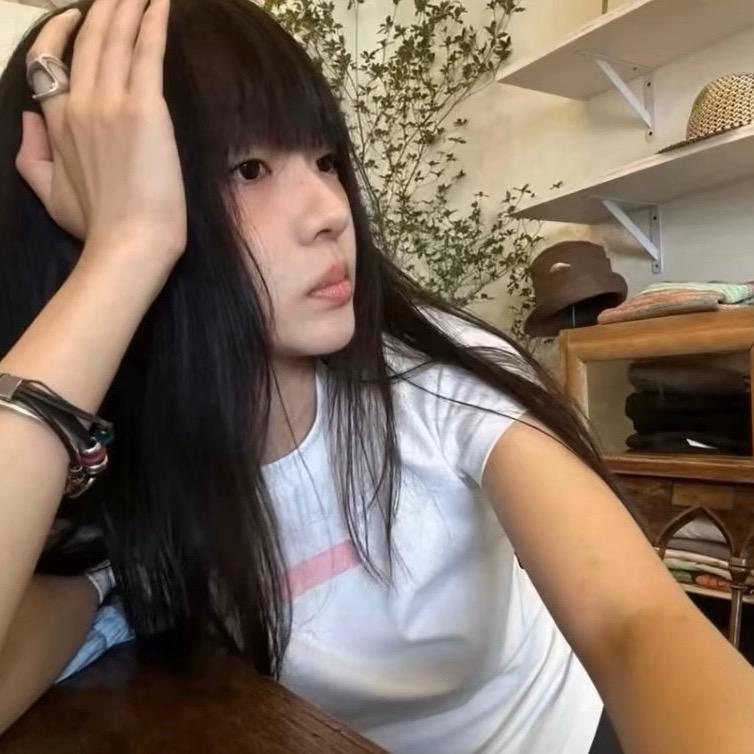 忧郁流心奶黄包