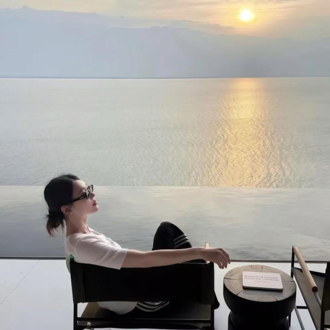 .一杯冰美式.
