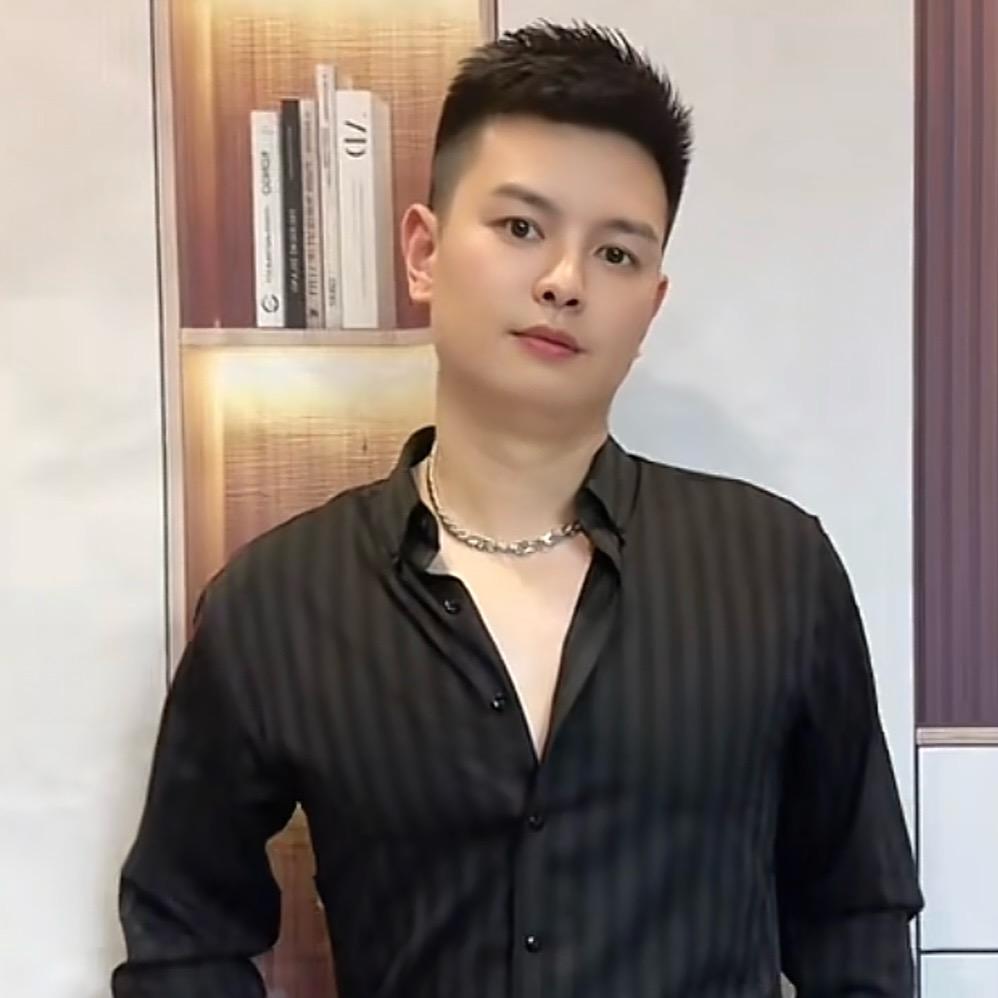 乔洋317团队第一型男）