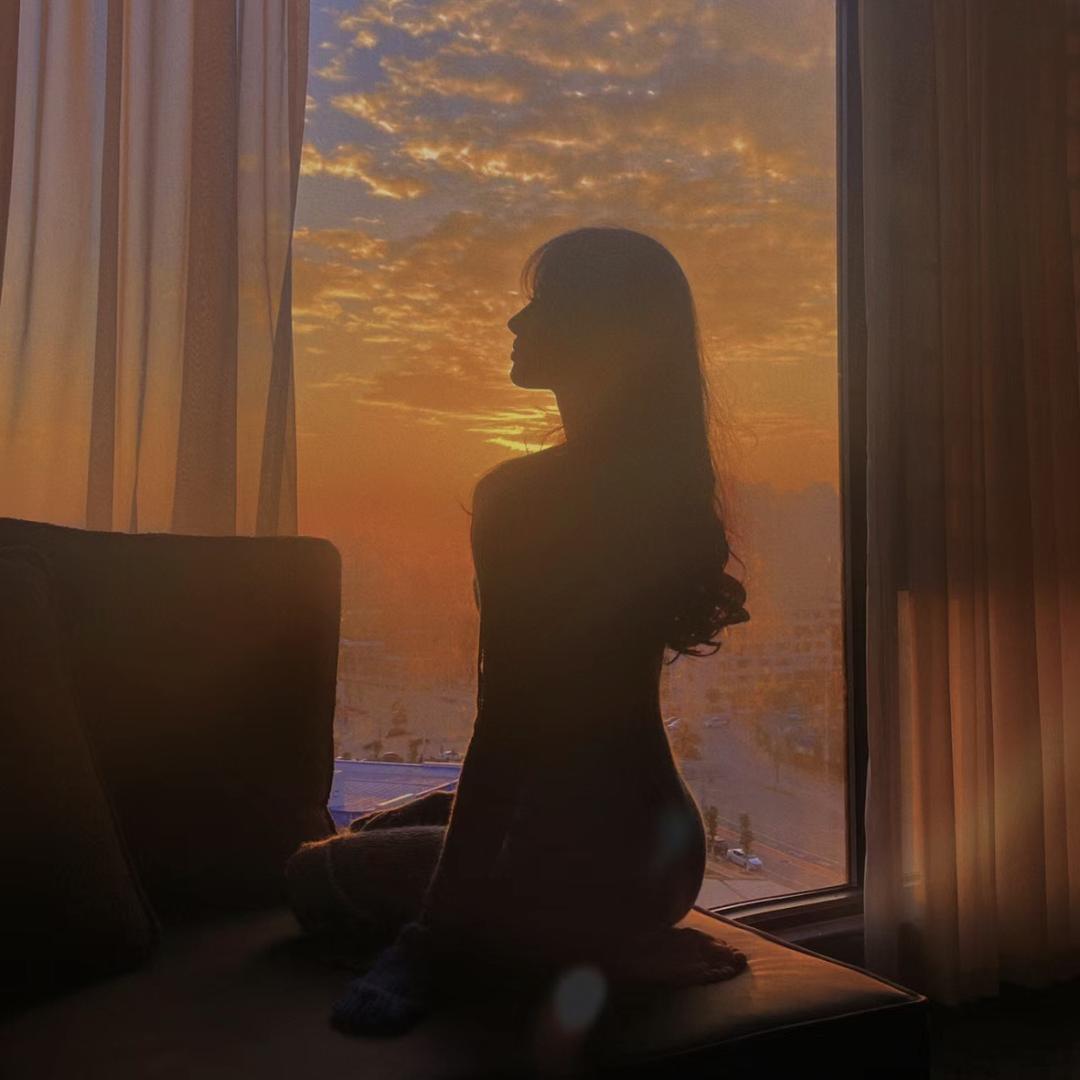 小巷晚风