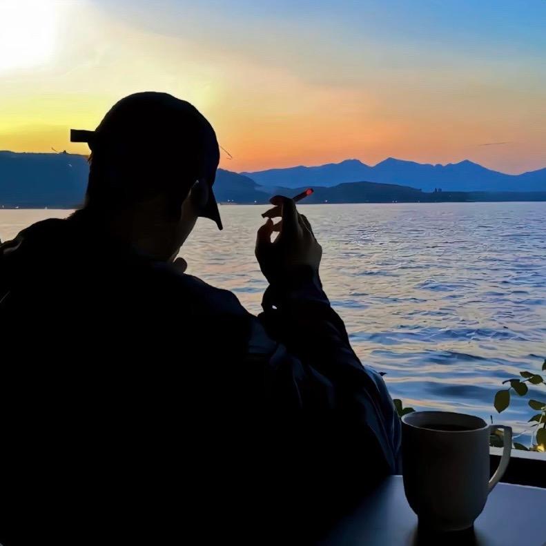 艾洋🚶🏻‍♂️