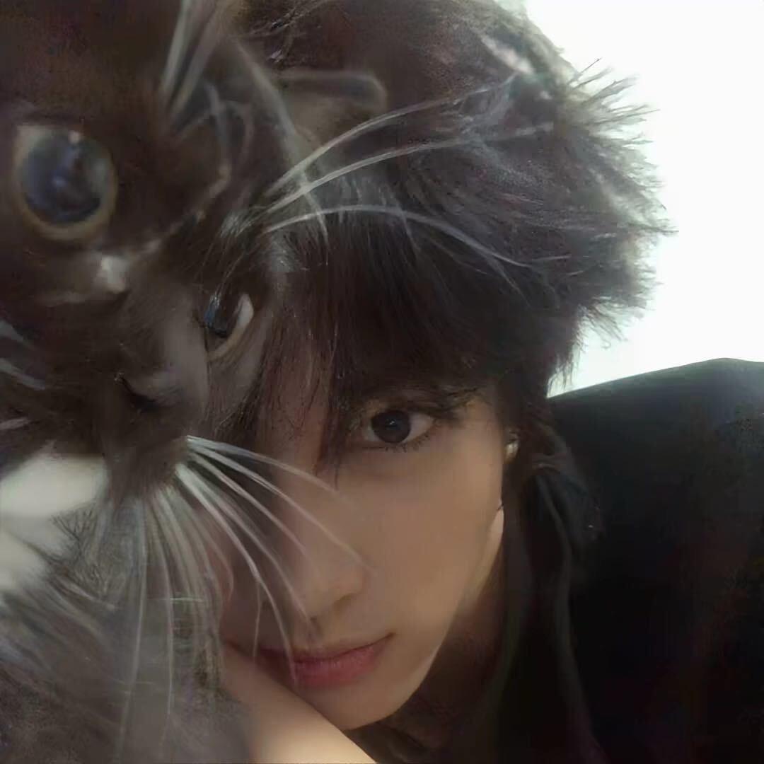 ໒( •́ ‸ •̀ )७