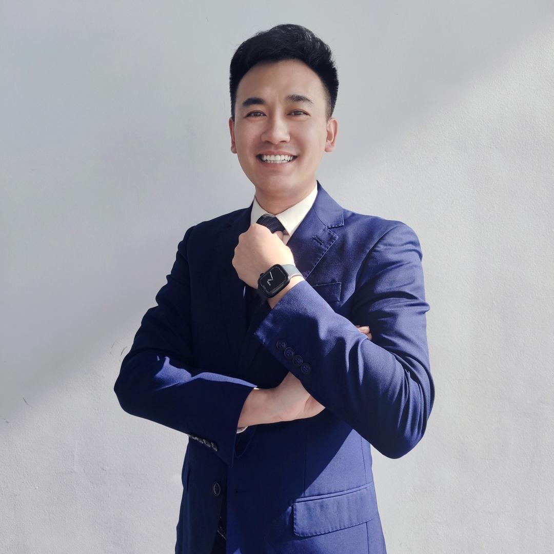 汽车分析讲解员