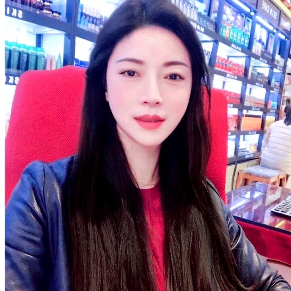 镇安 彩虹美妆时尚名品店🌈