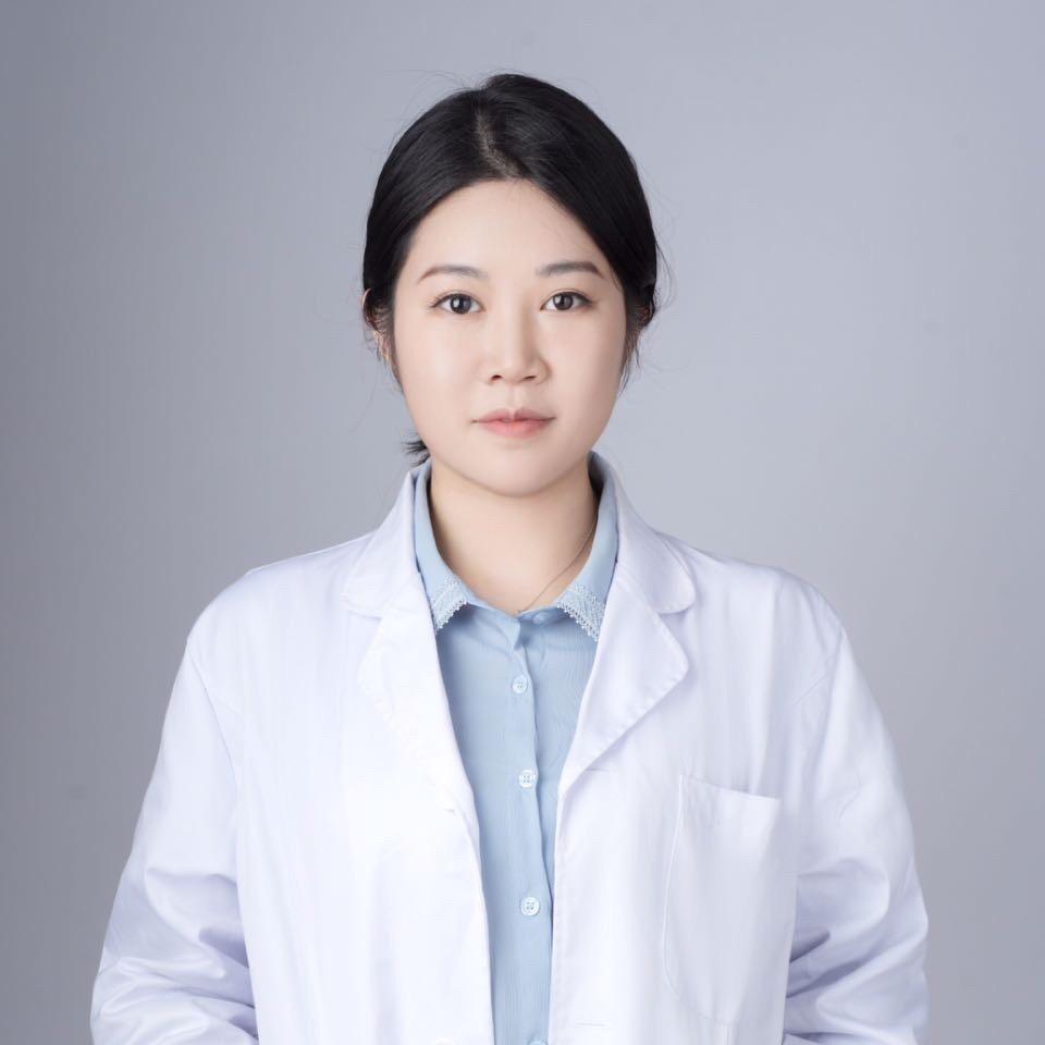 成都眼整形何莎医生