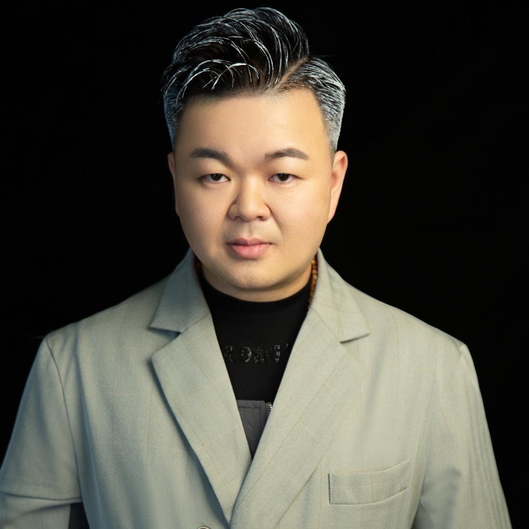 首脑艺术总监李光鹏一站式解决突破健康问题