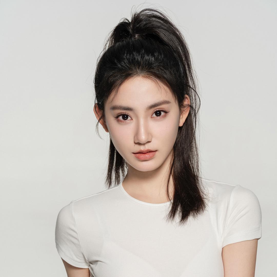 孙伊雯_