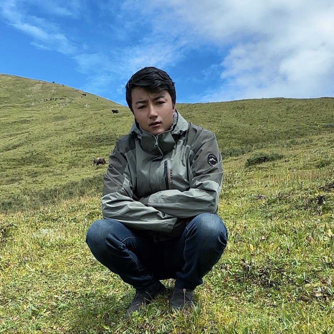 洛松曲英