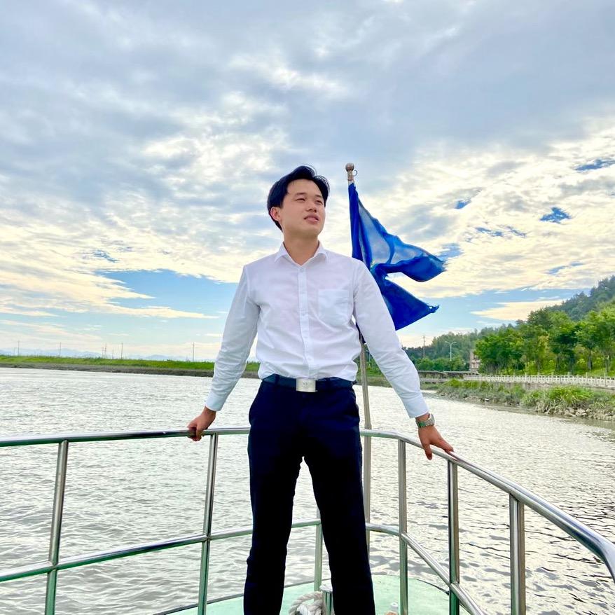 李容基