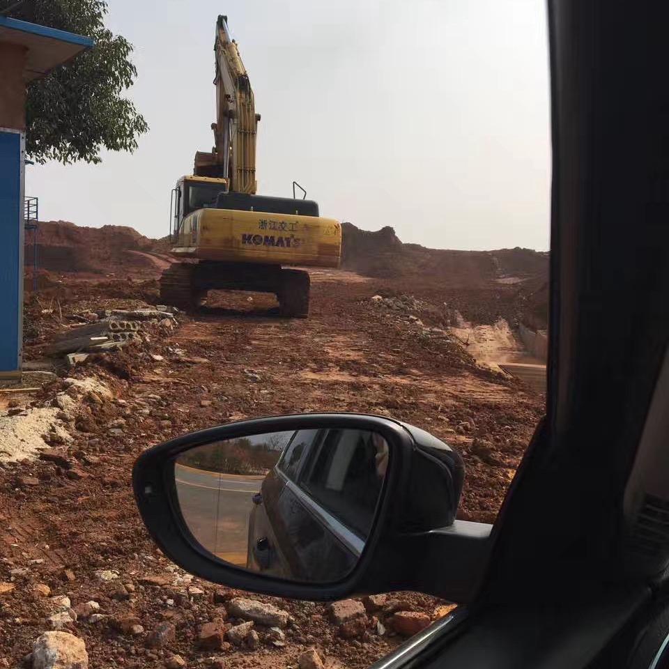 混过横店吃过盒饭