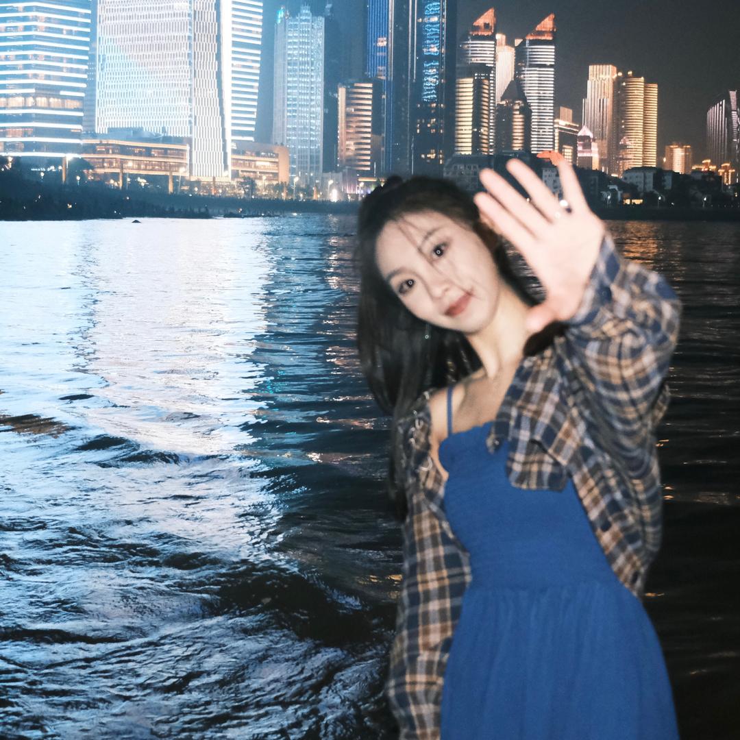 粘人的兔子精🐰