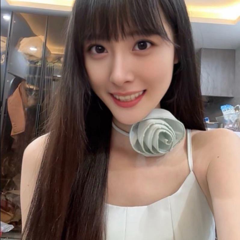 允美妍（IFASHION穿搭）